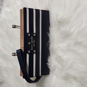 NWOT. Kate Spade clutch wallet.